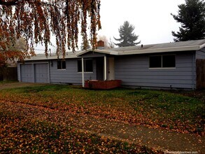 Building Photo - Modern 3 Bedroom Home near Auburn Elementary with Double Garage