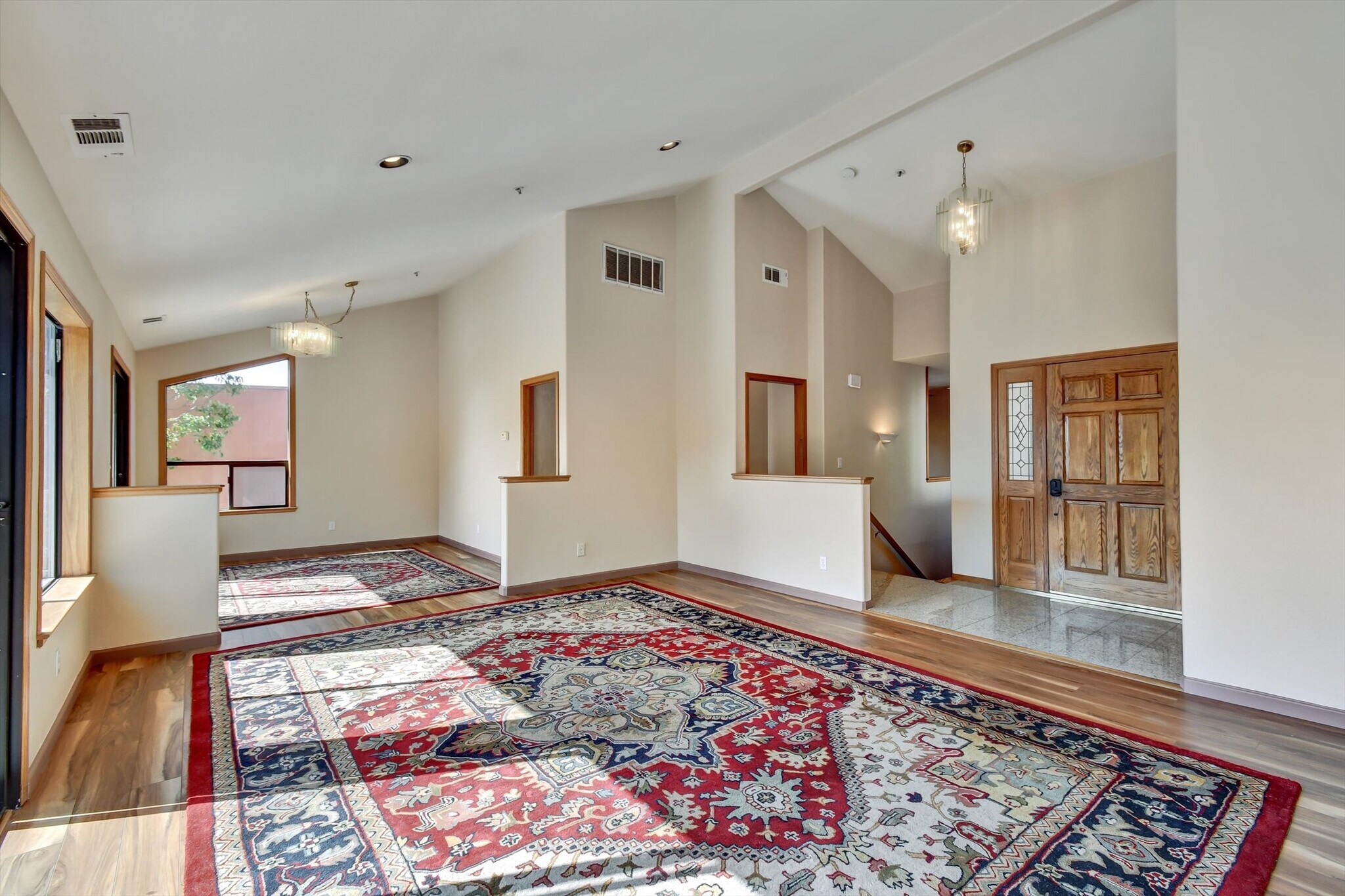 Building Photo - 616 Gravatt Dr