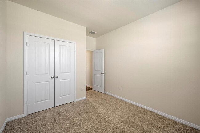 Building Photo - 224 Kickapoo Ln