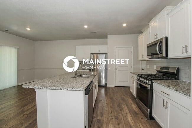 Building Photo - 4 Bedroom Pet-Friendly Home in Clinton, TN...