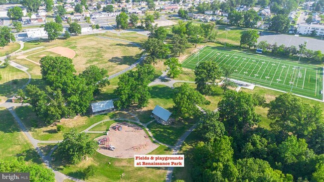Building Photo - 1806 Middleborough Rd