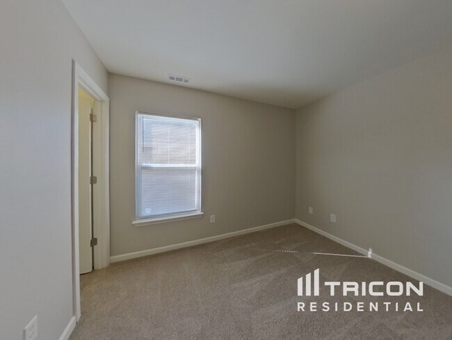 Building Photo - 345 Hunslet Cir