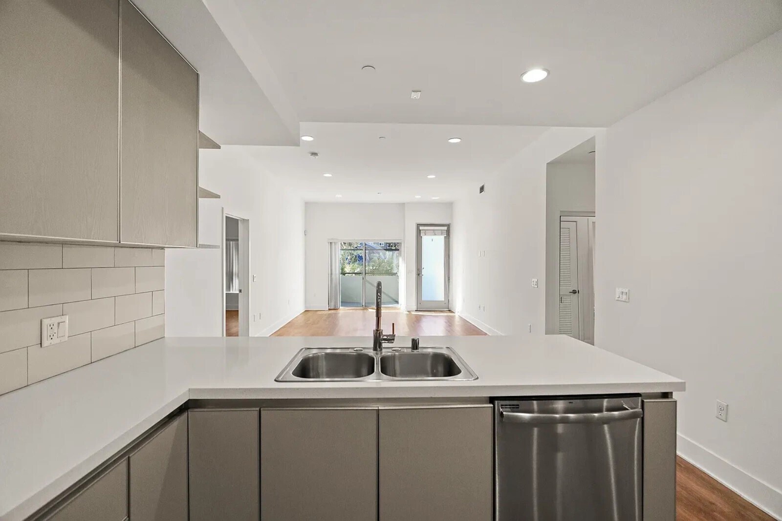 Building Photo - 5308 Sepulveda Blvd