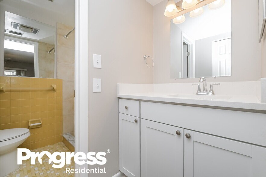 Building Photo - 7618 Summertree Ln