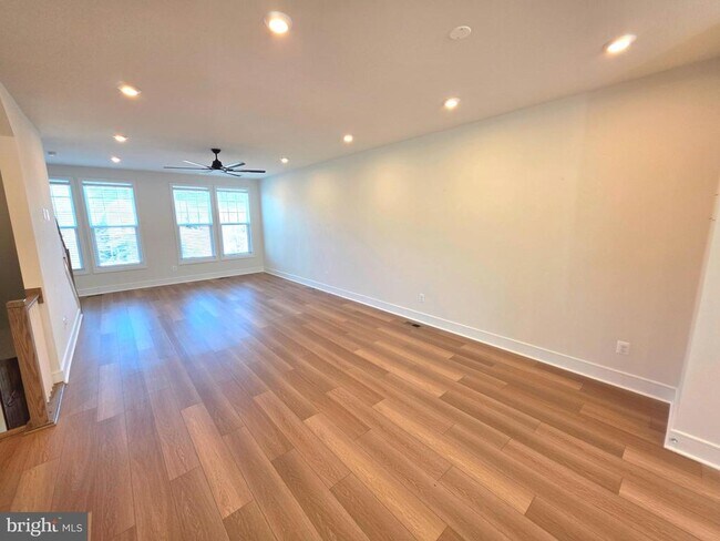 Building Photo - 4254 Frost St