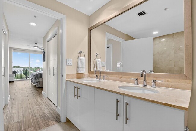 Building Photo - 550 Okeechobee Blvd