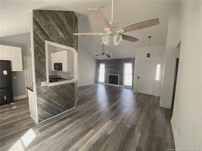 Building Photo - 5715 Walkabout Rd