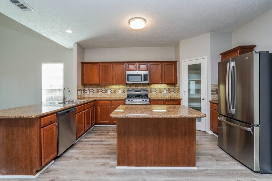 Building Photo - 6206 Lovage Ave