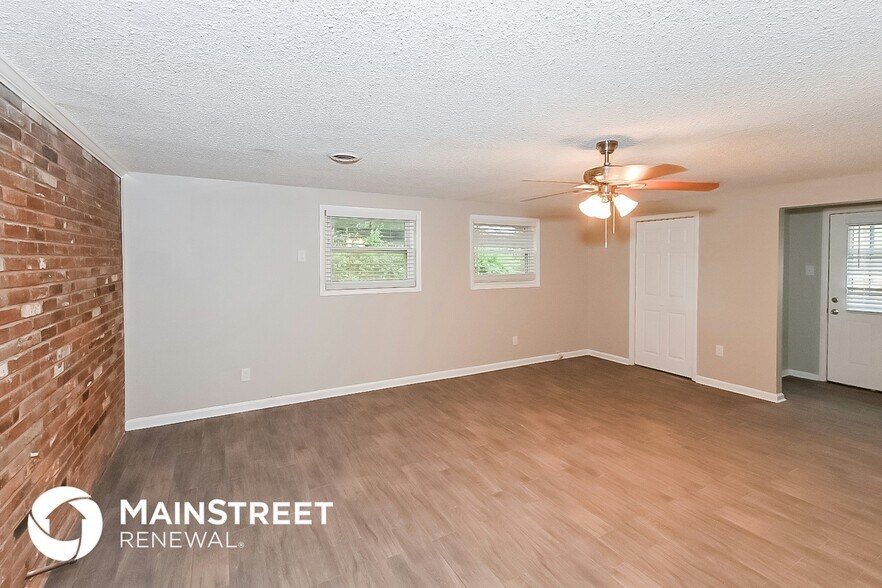 Building Photo - 2943 Brandale St