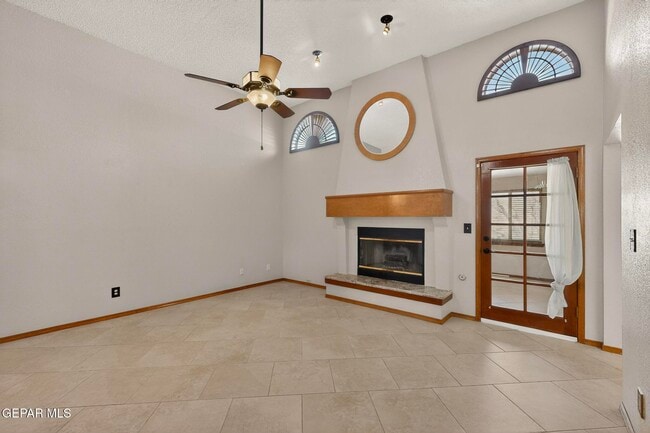 Building Photo - 851 Dulce Tierra Dr