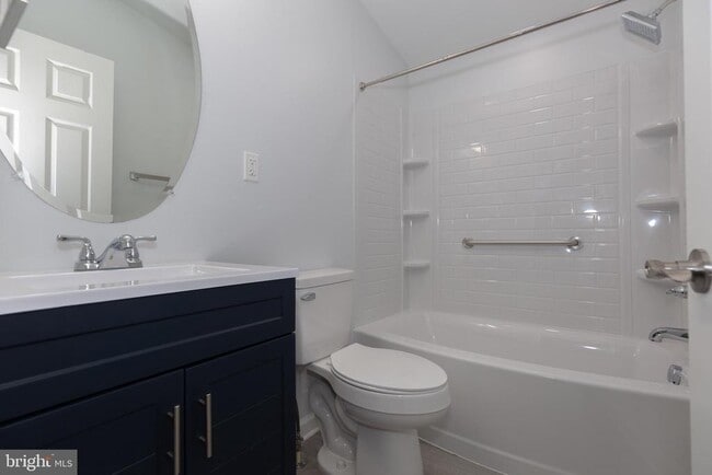 Building Photo - 382 Wood Cutters Ln