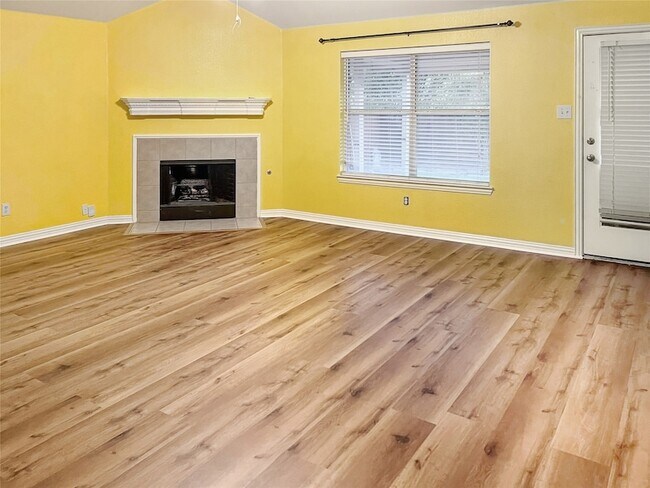 Building Photo - 402 Calvary Dr