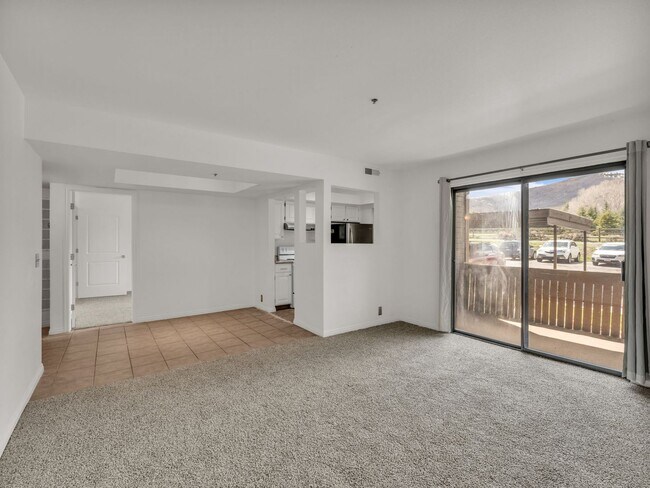 Building Photo - POWDERWOOD 2 BED