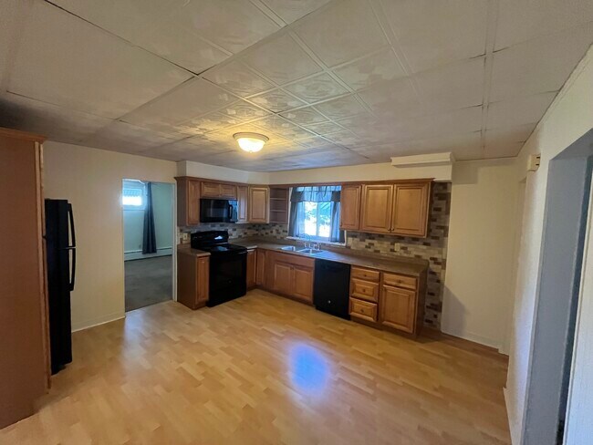 Building Photo - 420 Porter St