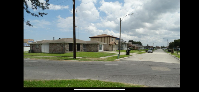 Building Photo - 7661 Jonlee Dr