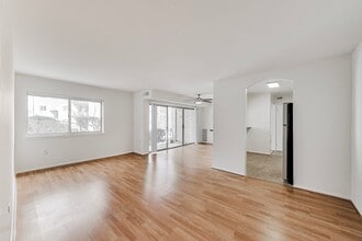 Building Photo - 2BD/1BA in Bethesda Park - Feeds to WJ HS - Great location - Close to Walter Reed & METRO