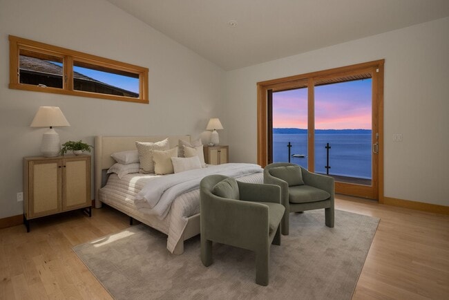 Building Photo - Three Tree Point beach front home - 3+ bedroom & 4.5 bathrooms ready for move in NOW!