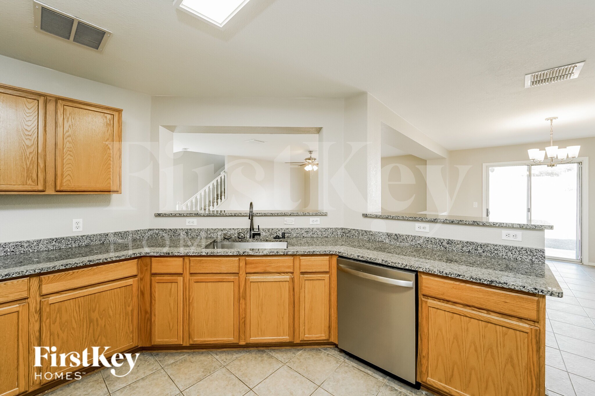 Building Photo - 1498 W Beantree Ln