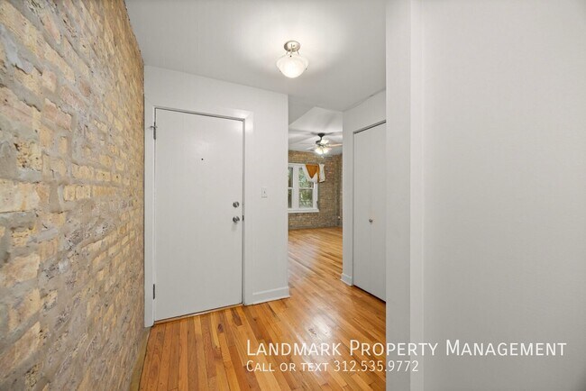 Building Photo - 4546 N Albany Ave