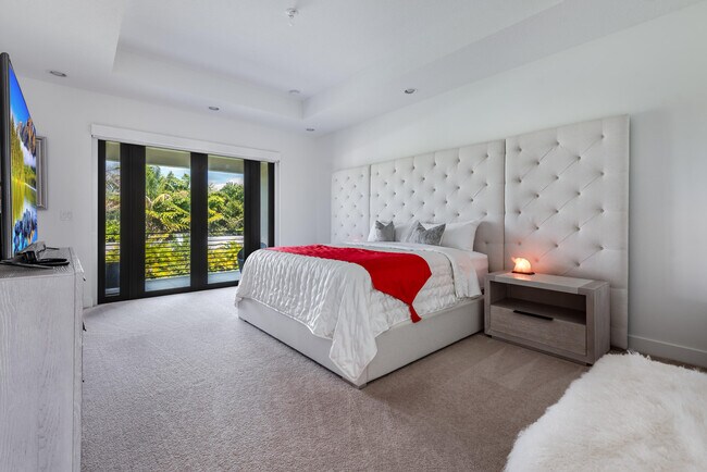 Building Photo - 8131 Laurel Falls Dr