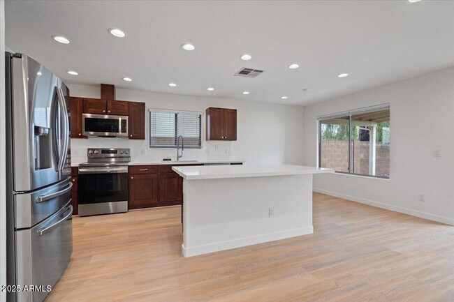 Building Photo - 21233 N 30th Ave