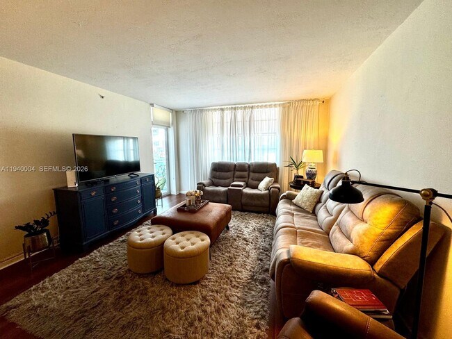 Building Photo - 3001 S Ocean Dr