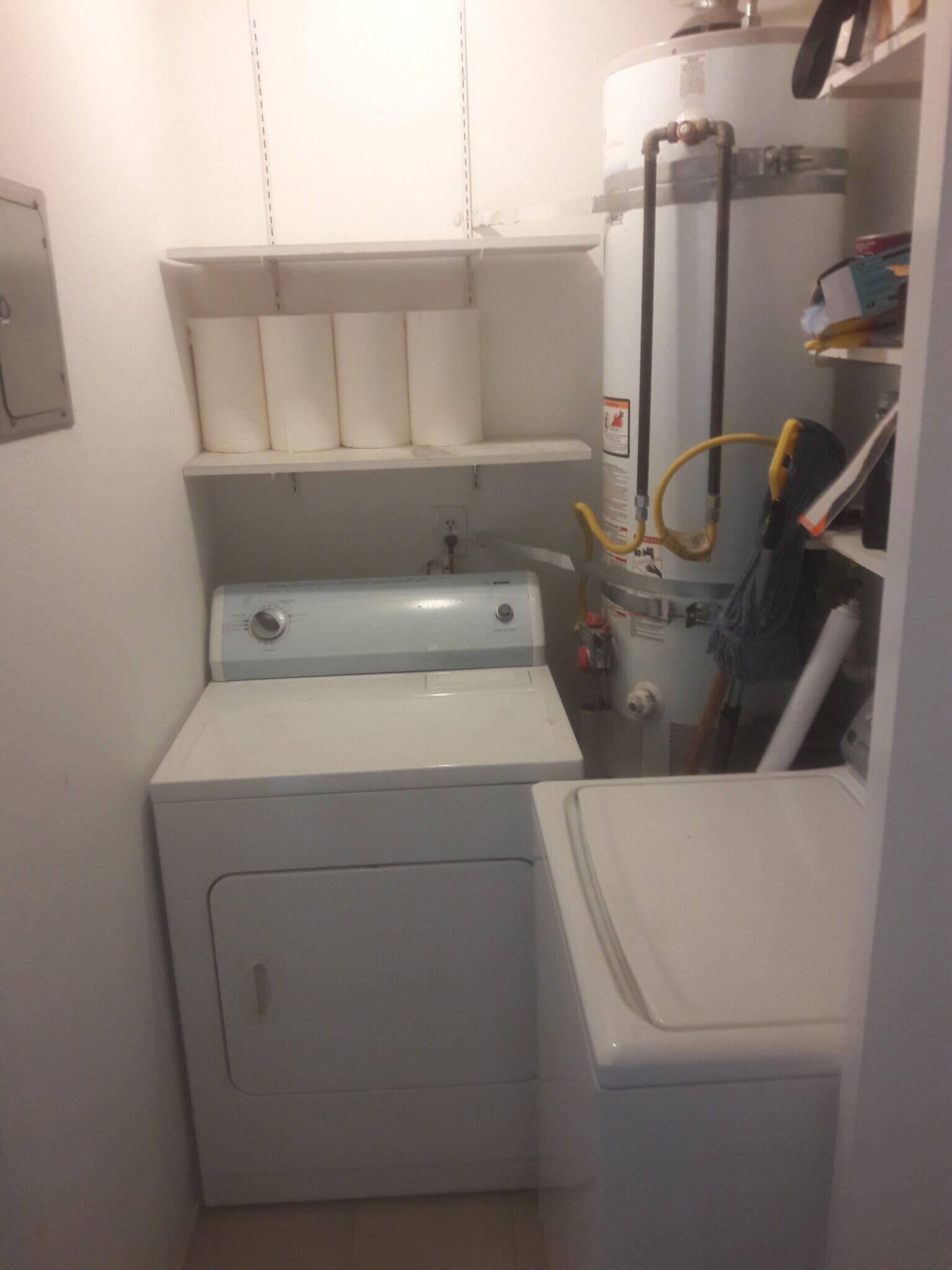 Building Photo - 2339 Lillyvale Ave