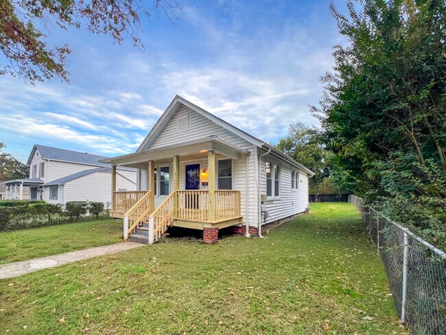 Building Photo - 1808 Fairfax Ave