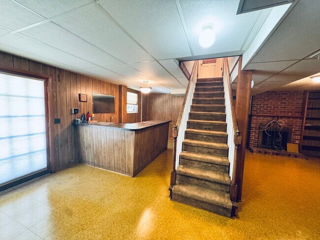 Building Photo - 517 Madewood Rd