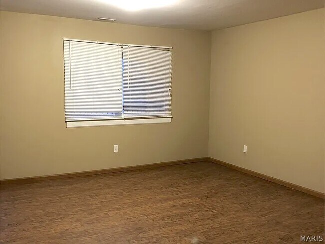 Building Photo - 2619 Sierra Dr