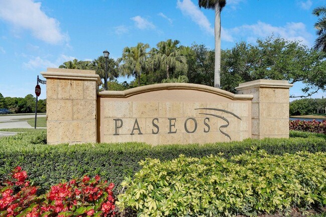 Building Photo - 127 Via Castilla