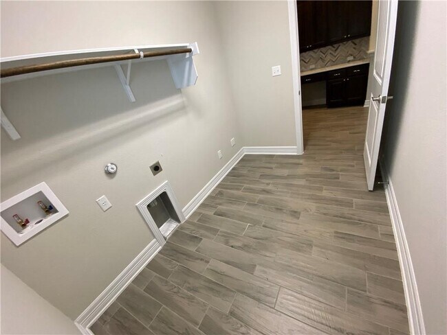 Building Photo - 2705 Rabbit Creek Dr