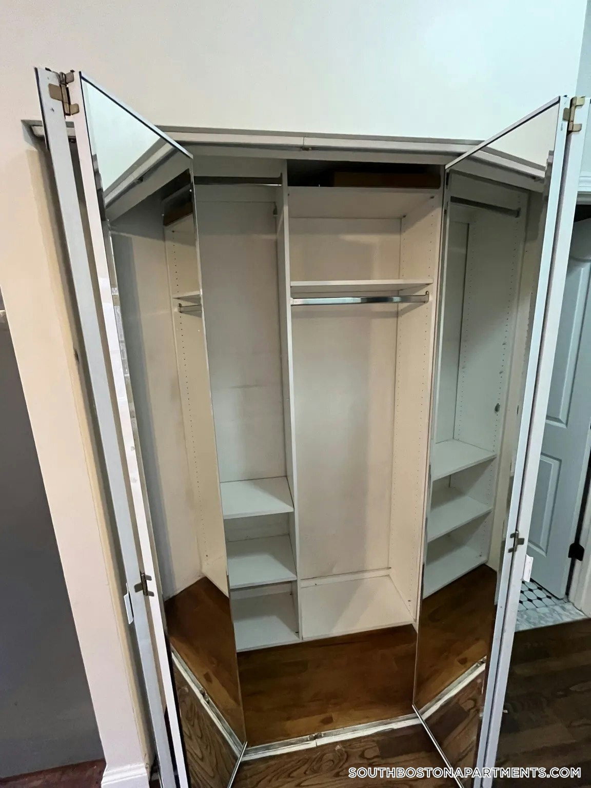 Building Photo - 34 Baxter St