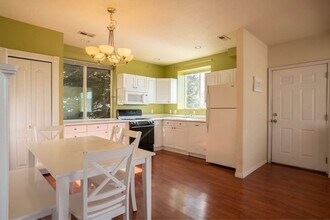 Building Photo - 1912 Oregon Ave