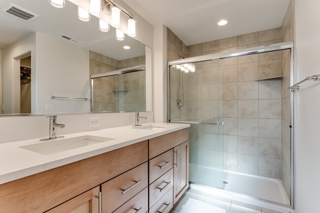 Building Photo - 1526 McKinley St