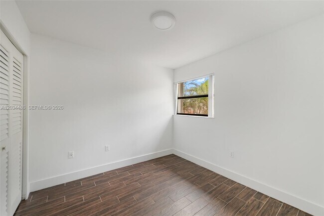 Building Photo - 6768 SW 104th Ave