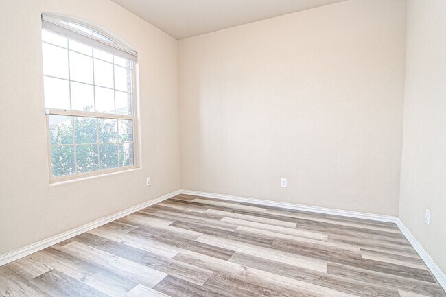 Building Photo - 6715 Hall of Fame Blvd