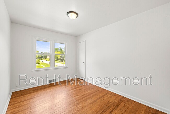 Building Photo - 3501 Redick Ave