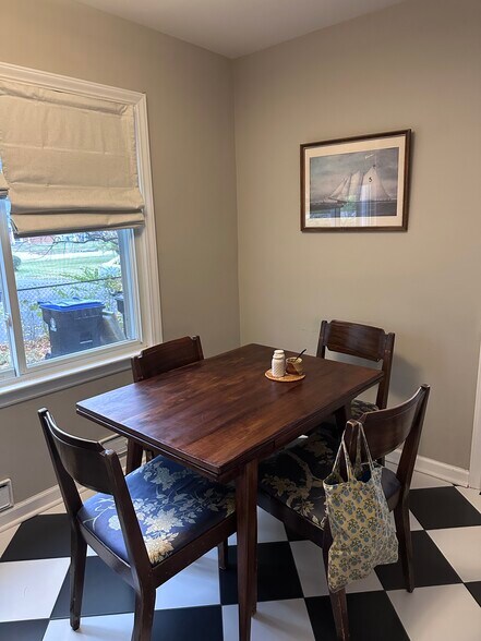 Building Photo - 2519 Ashbrook Ave