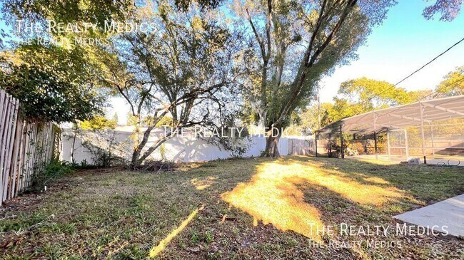 Building Photo - 1009 Alfred Dr