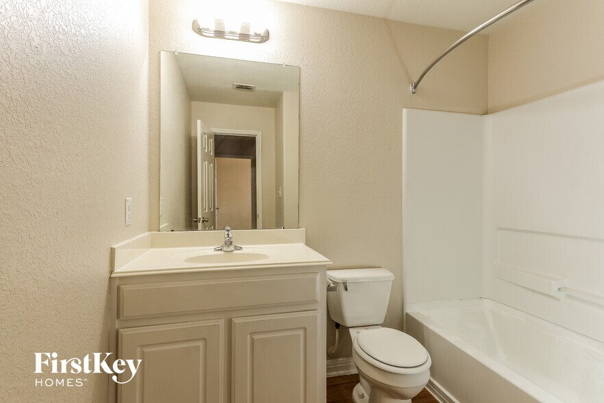 Building Photo - 11227 Pecan Canyon