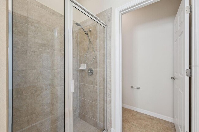 Building Photo - 1310 Oakcrest Ct