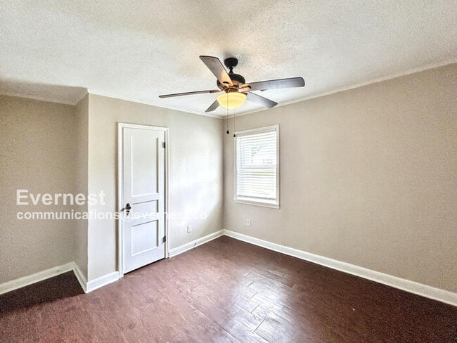 Building Photo - 4911 Buford Ave