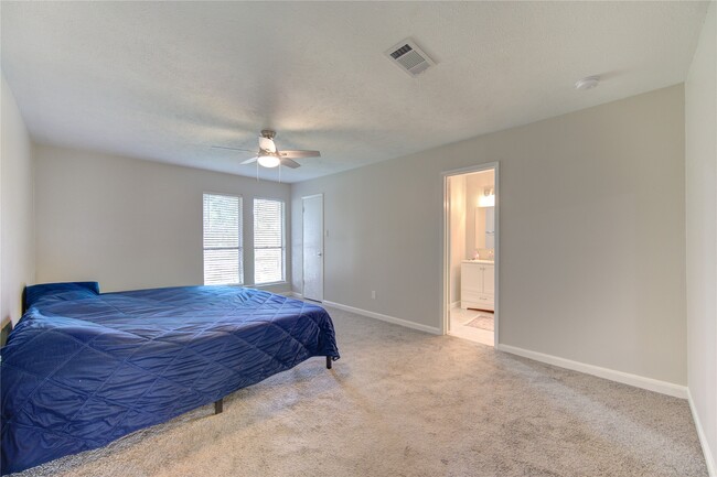 Building Photo - 3046 Wagon Trail Dr