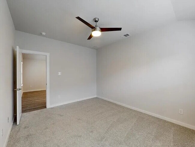 Building Photo - "Charming 3-Bedroom Retreat in College Station!"