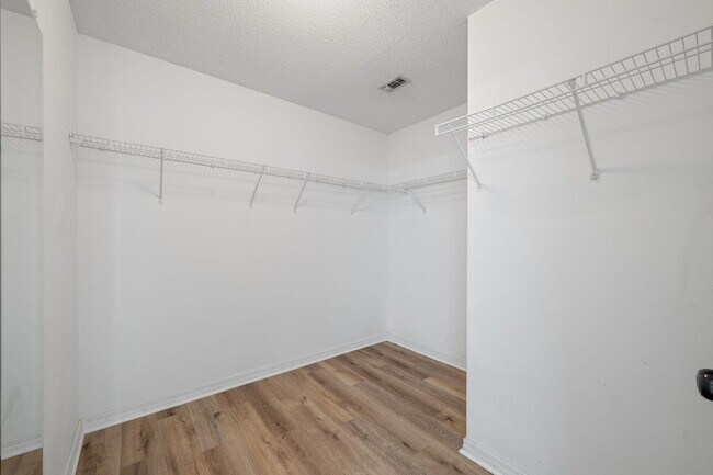Building Photo - 422 Pristine Water Ln