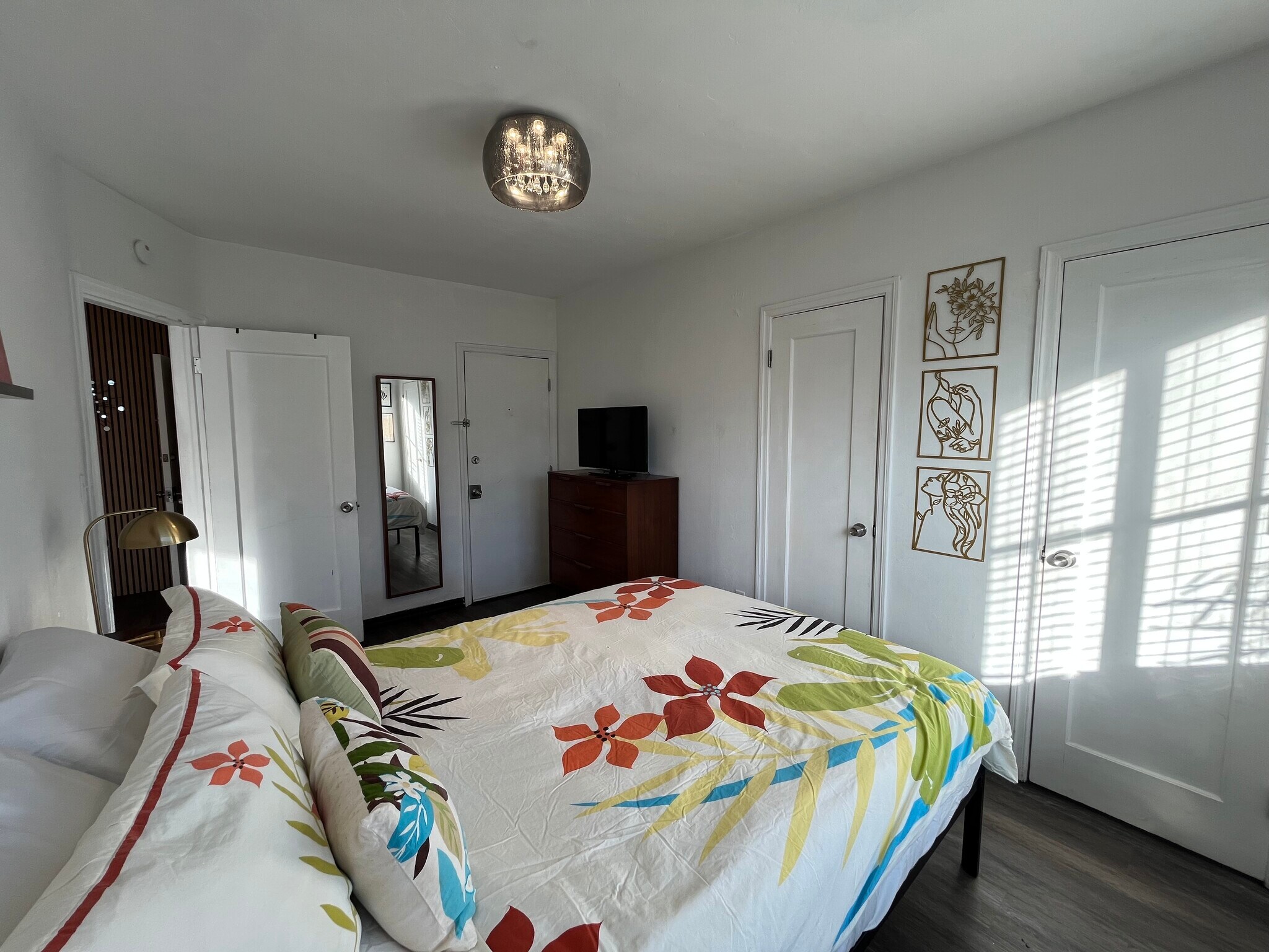 Building Photo - 511 75th St