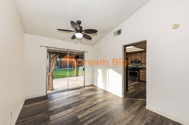 Building Photo - 12365 Marquette Ct