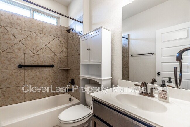 Building Photo - 908 Sussex Cove