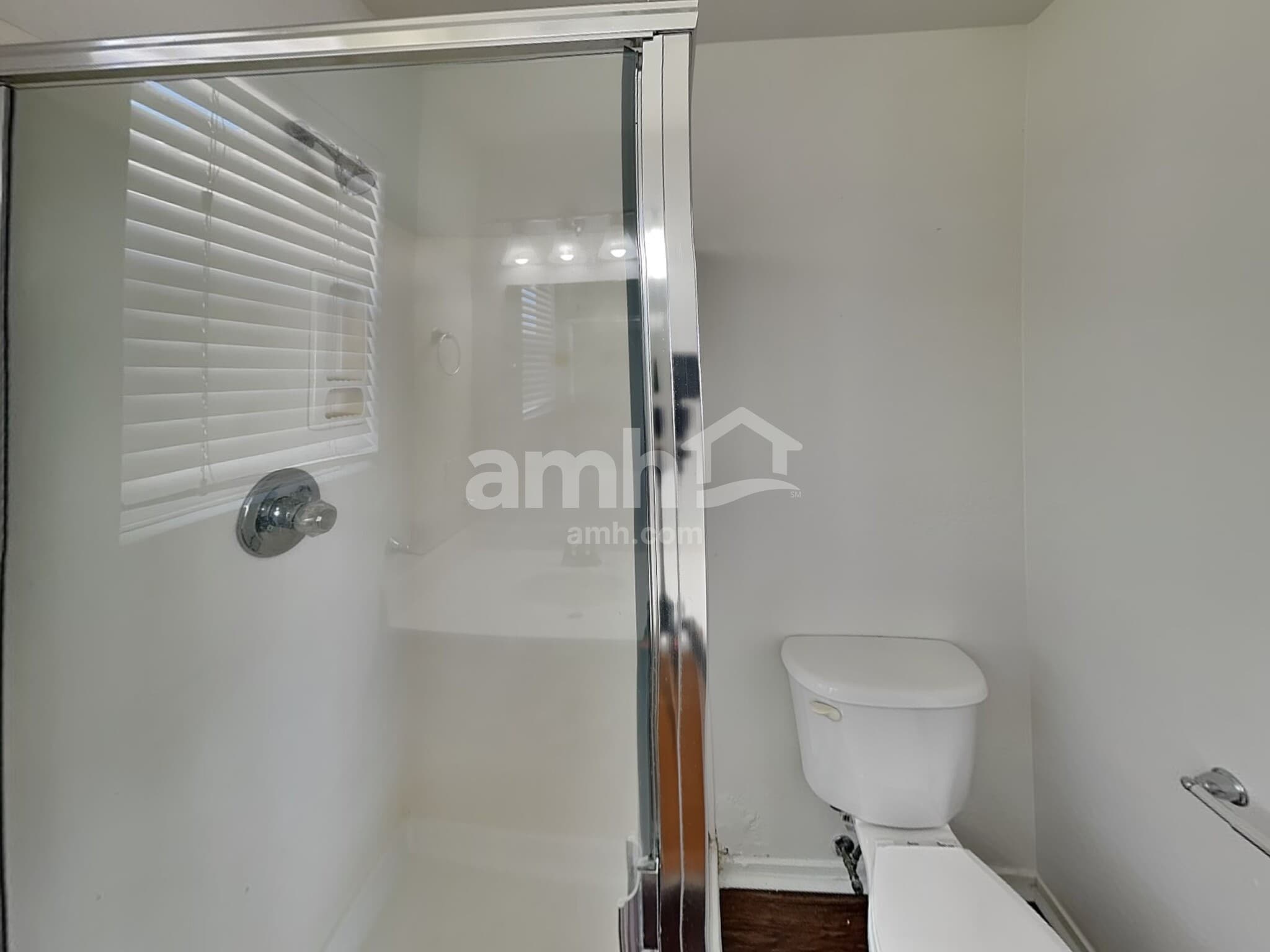 Building Photo - 11801 N Olive St